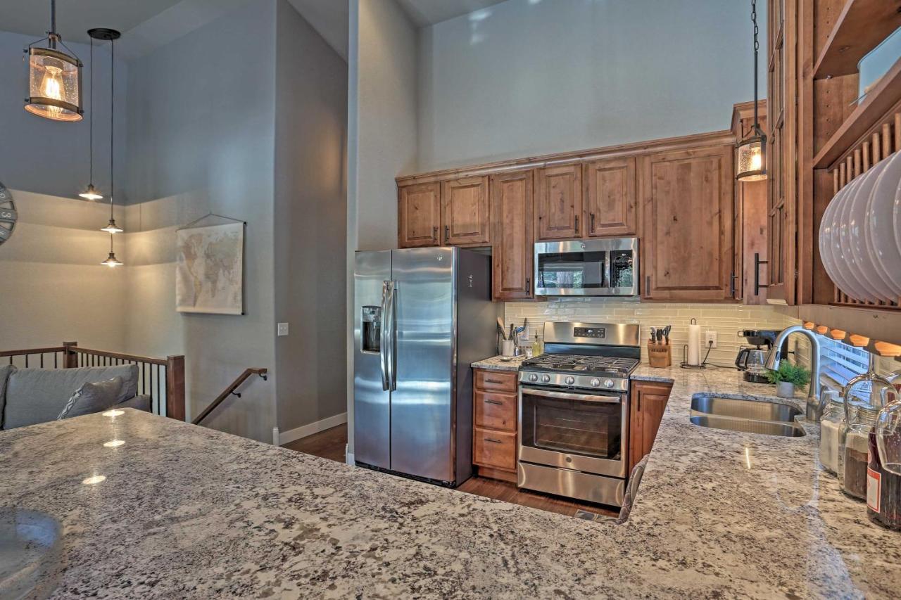 Lead Family Home With Hot Tub, 2 Mi To Deer Mountain Экстерьер фото